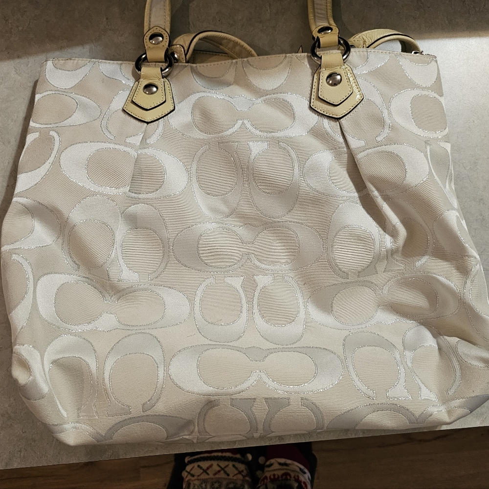 Coach Cream Signature Tote Bag - Picture 2 of 15